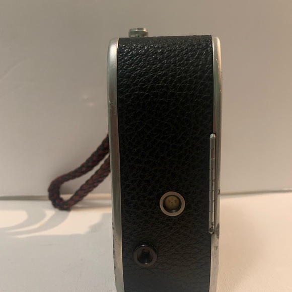 Vintage 1950's Paillard Bolex Movie Camera w Yvar 1:1.9 F 13mm lens - Picture 4 of 7